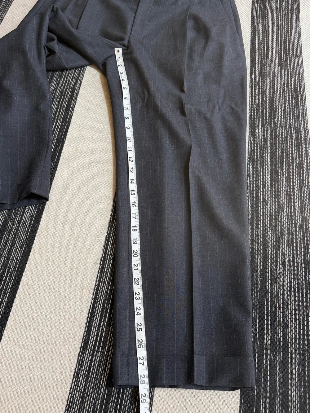 Brooks Brothers Men's Pinstripe Dark Gray 2pc Wool Pant Suit Size 43R/ 38W/29L